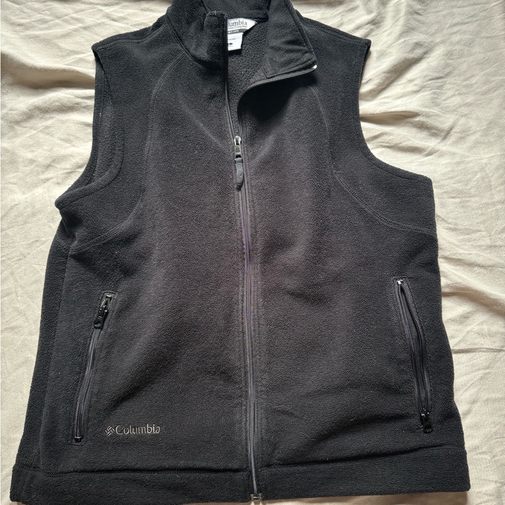 Columbia Sportswear Black Zipper Vest Size Large Classic Logo Great Condition